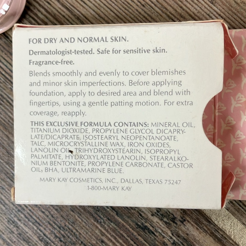 Mary Kay Cream Concealer Smooth Coverage - Picture 3 of 3